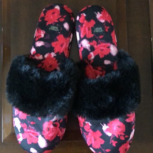 Women’s size medium Victoria’s Secret Black Floral Satin Fur Slippers - Picture 3 of 11